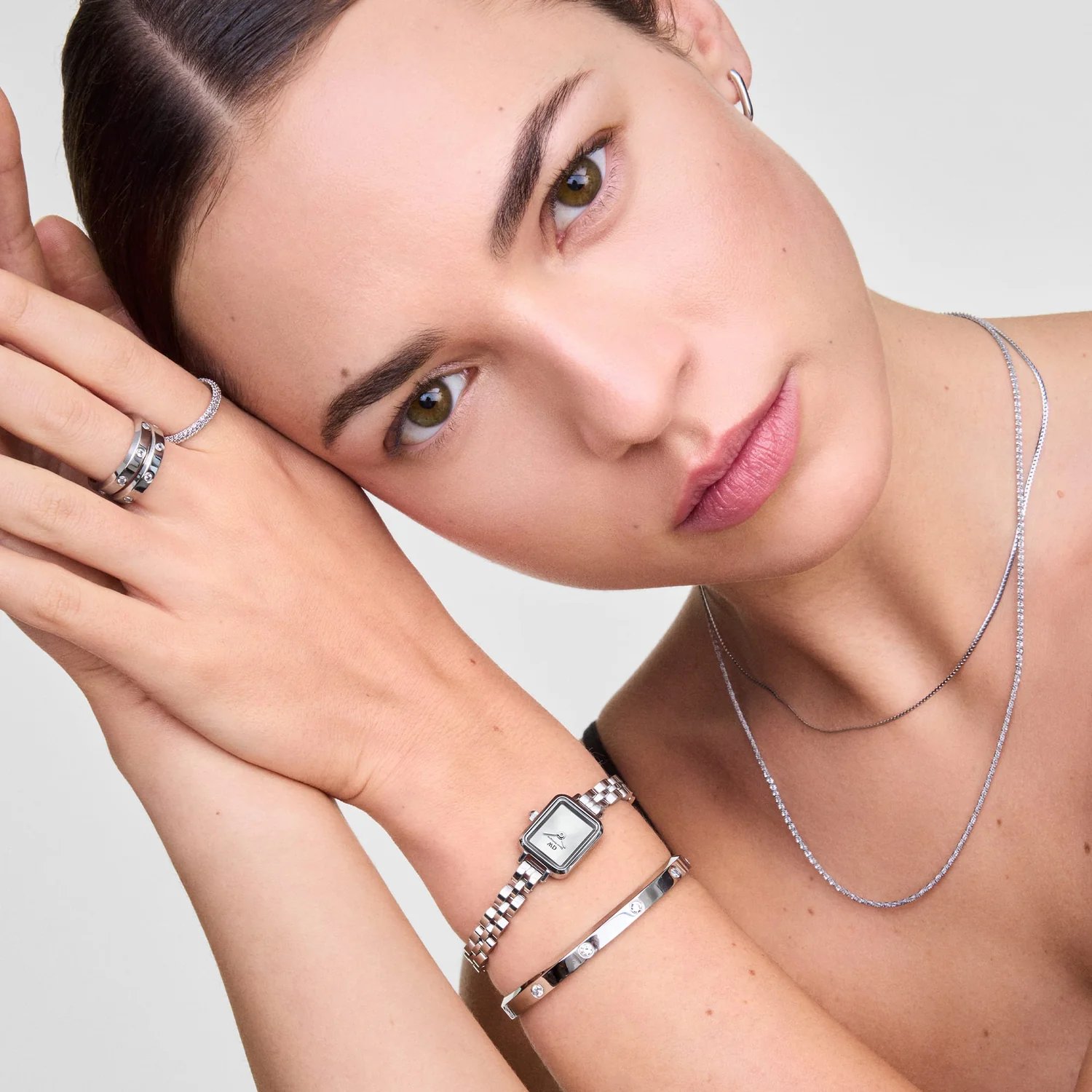 DW00100844_812743119052571-1